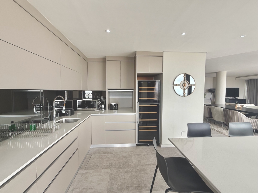 4 Bedroom Property for Sale in Waves Edge Western Cape